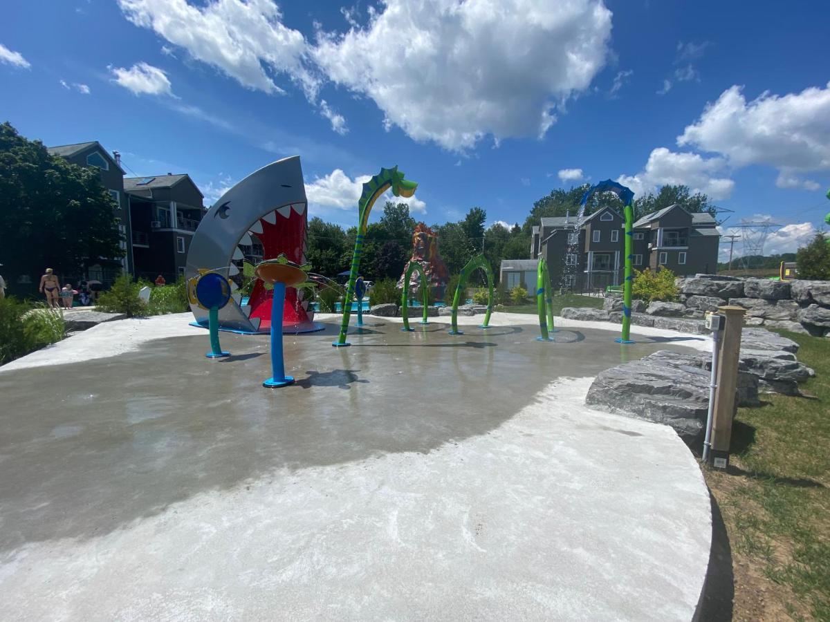 Condo Avec Parc Aquatique ! Beaupré Exteriér fotografie